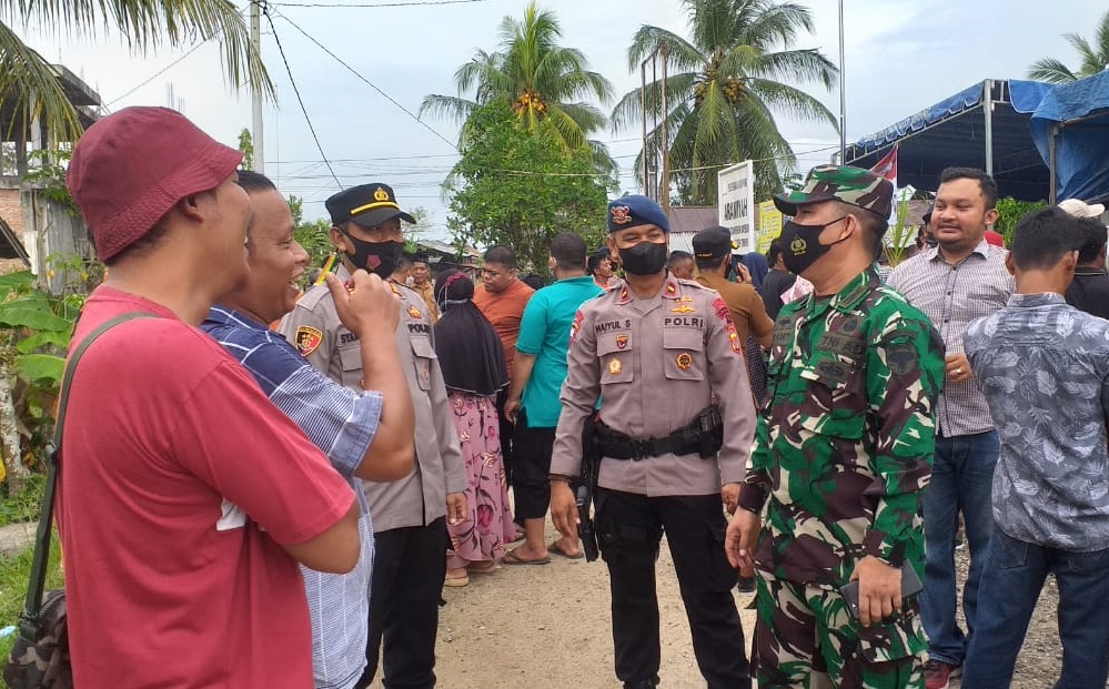 Danramil 11/Brb Turun Langsung Kawal Jalannya Pemilihan Keuchik di Birem Bayeun