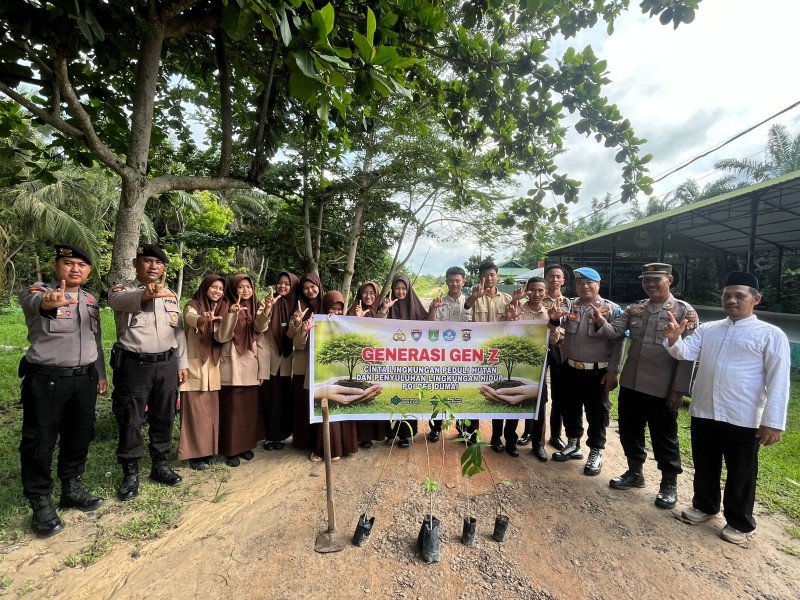 Polsek Bukit Kapur Gelar Green Policing di Ponpes Al-Harokah Darunnajah 12, Dorong Santri Peduli Lingkungan