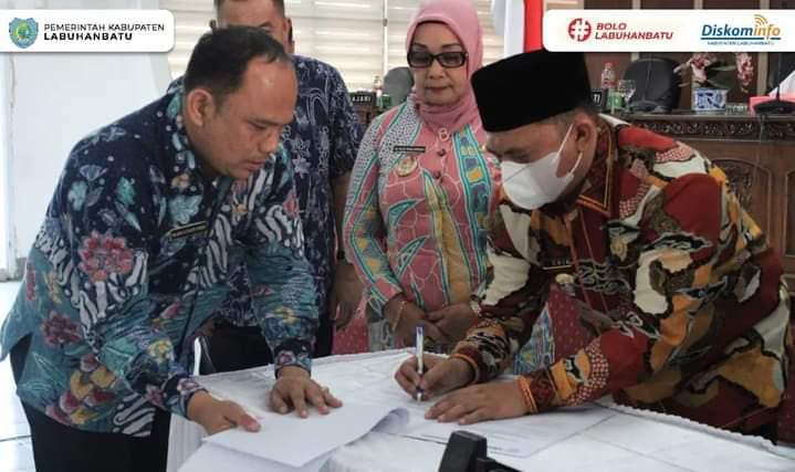 Rapat Paripurna DPRD Labuhanbatu menyetujui Ranperda Pelaksanaan APBD TA.2021
