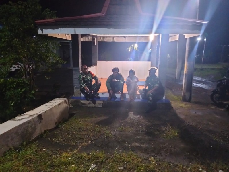 Patroli Malam Koramil Giritontro, Wujud Nyata TNI Jaga Keamanan dan Kedekatan dengan Warga