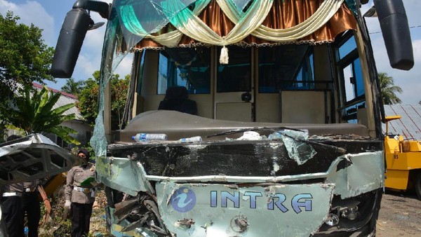 Sopir Bus Kecelakaan Maut Tewaskan 9 Orang di Tebing Tinggi Serahkan Diri