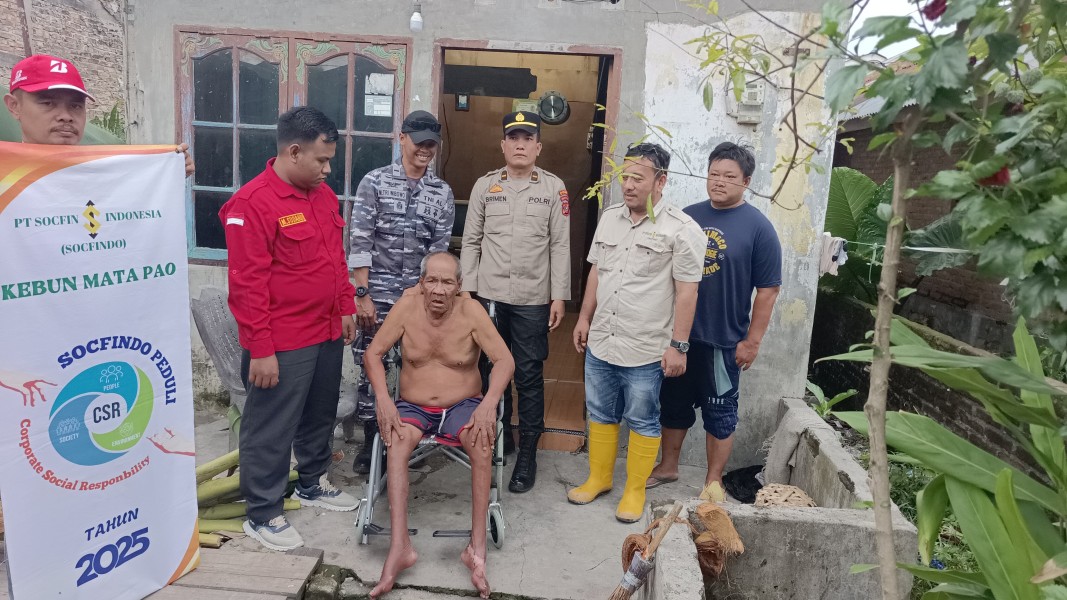 Sinergi Socfindo bersama TNI-Polri, Bantu Warga Stroke dengan Kursi Roda di Sergai