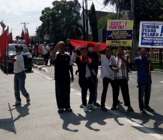 Massa APBD-SU Demo Di Mapolda Tuntut Perusahan Kangkangi Hak Buruh