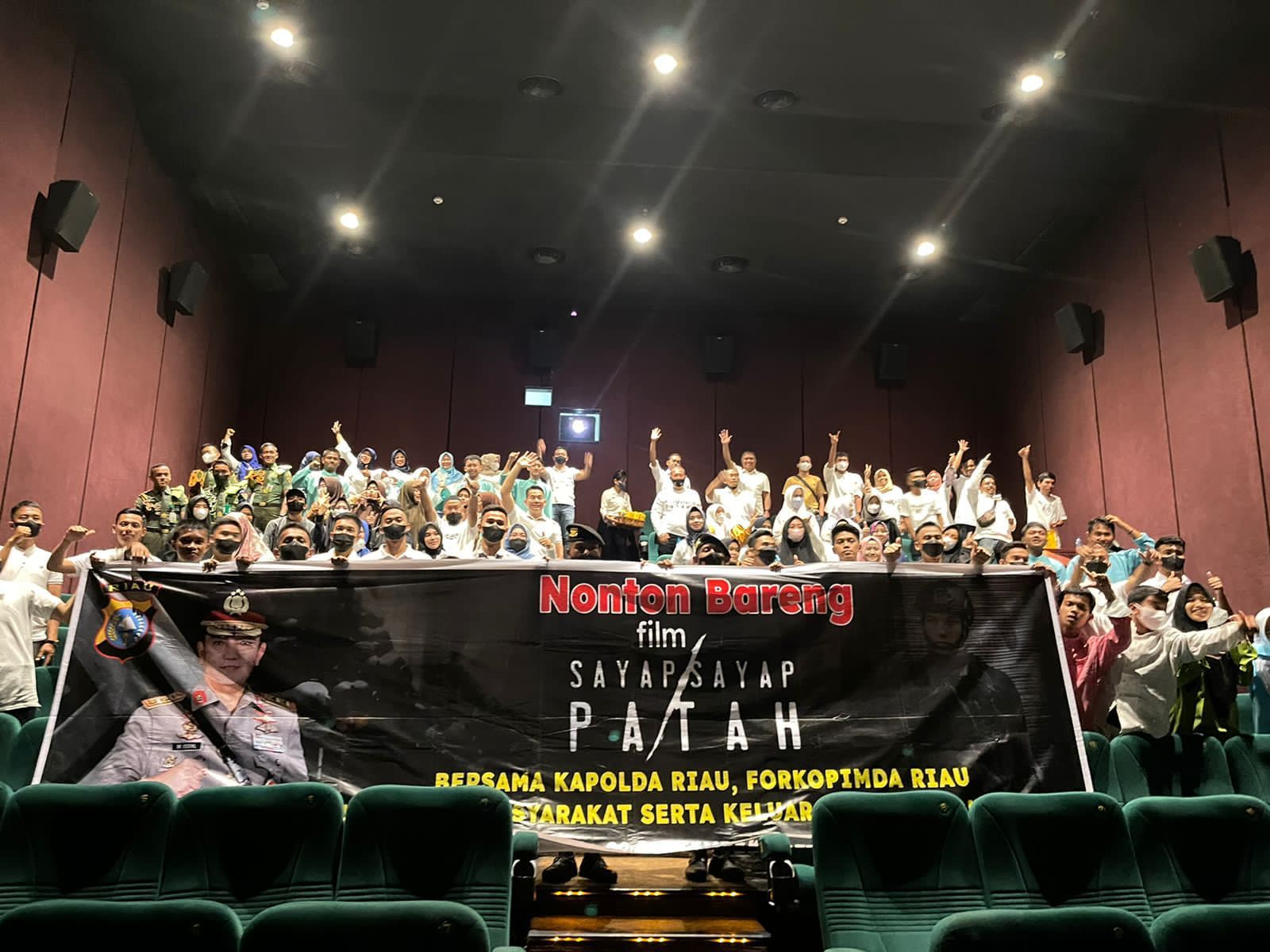 Polda Riau Gelar Nonton Bareng Film Sayap Sayap Patah Seru