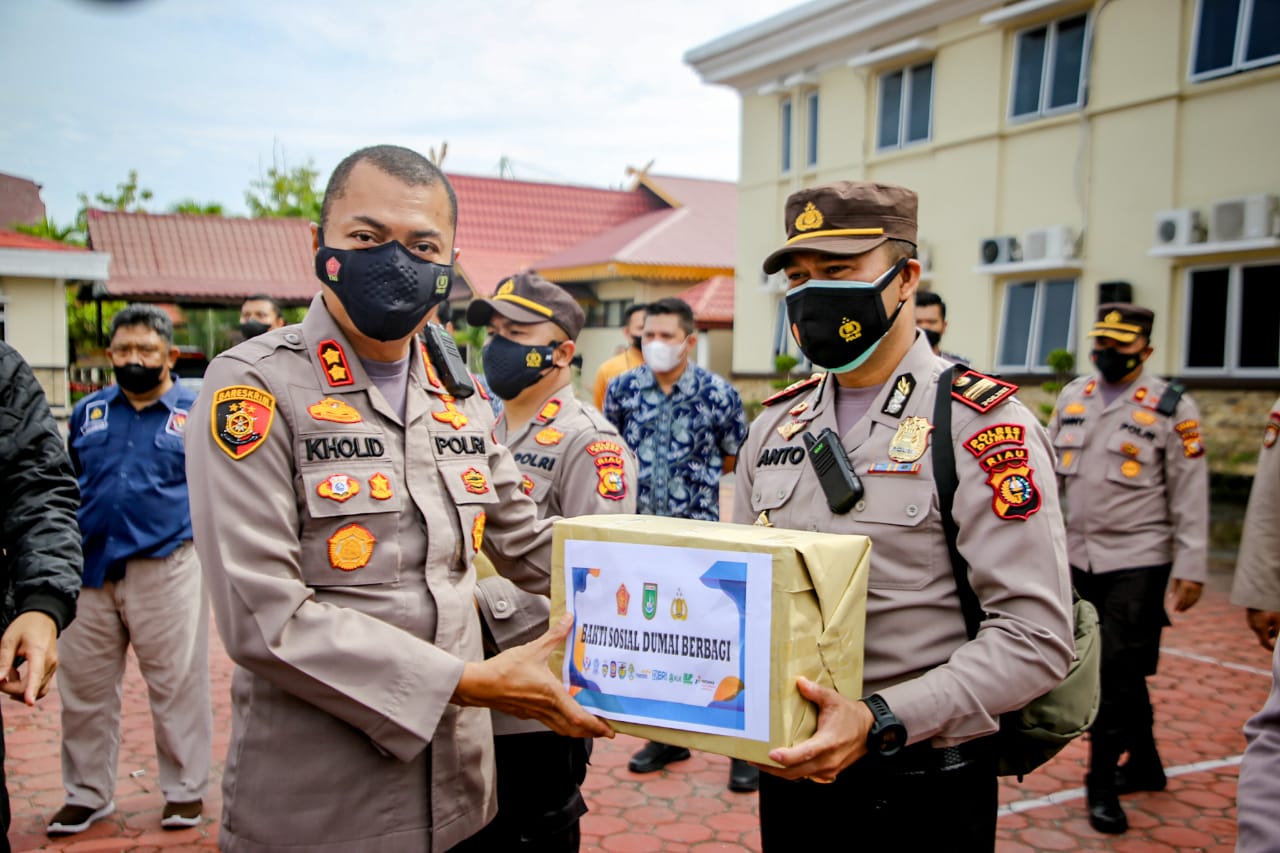 Kapolres AKBP Mohammad Kholid, S.I.K bersama Walikota Dumai H. Paisal Gelar  Bakti Sosial