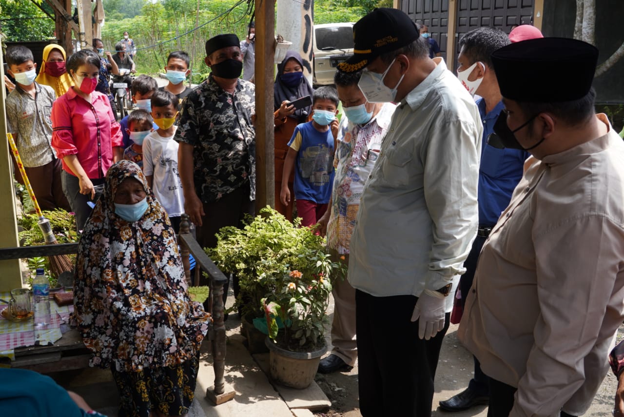 Pemko Tebing-Tinggi Serahkan Bantuan Veteran dan Penyandang Disabilitas