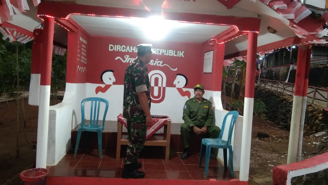 Patroli Malam Paranggupito: TNI Cek KDKMP dan Pos Kamling, Pastikan Wilayah Tetap Aman