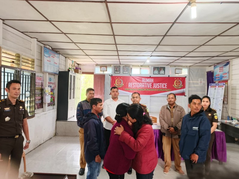 Pulihkan Hubungan Kekeluargaan, Perkara Penganiayaan di Humbang Hasundutan Diselesaikan Dengan Restoratif Justice