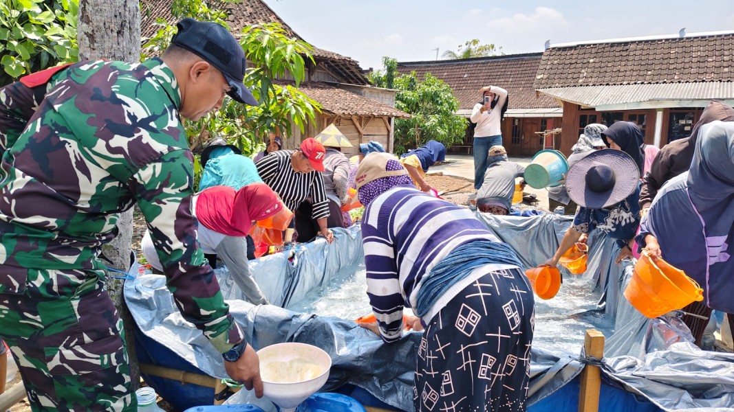 Empat Hari “Berpuasa” Air, Warga Bogor Bojong Akhirnya Bernapas Lega Berkat Bantuan Kodim Boyolali