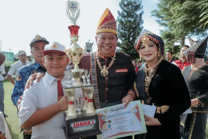 Bupati Eddy Berutu Serahkan Penghargaan untuk Pemenang ISORI Cup X, Ini Daftarnya