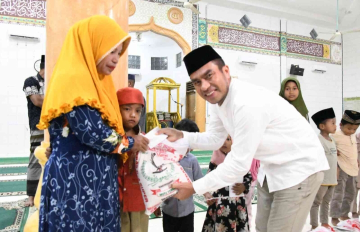 Wabup Labura H.Samsul Tanjung ST.MH. Syafari Ramadhan di Desa Kuala Bangka