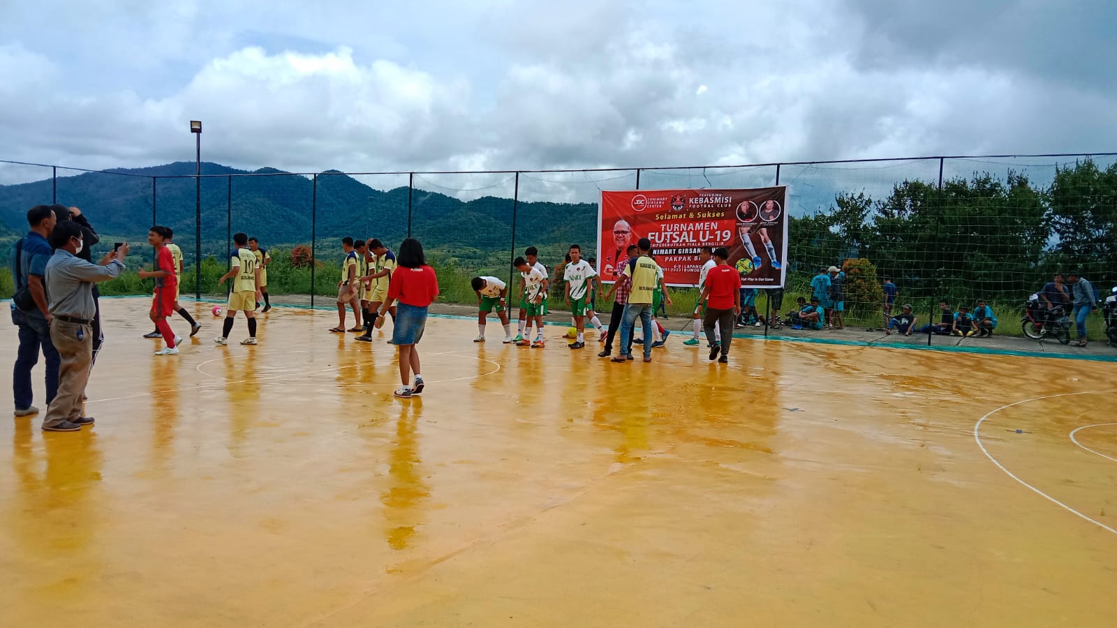 Turnamen Futsal U-19 Junimart Girsang Center Di Kabupaten Pakpak Bharat Resmi Dibuka