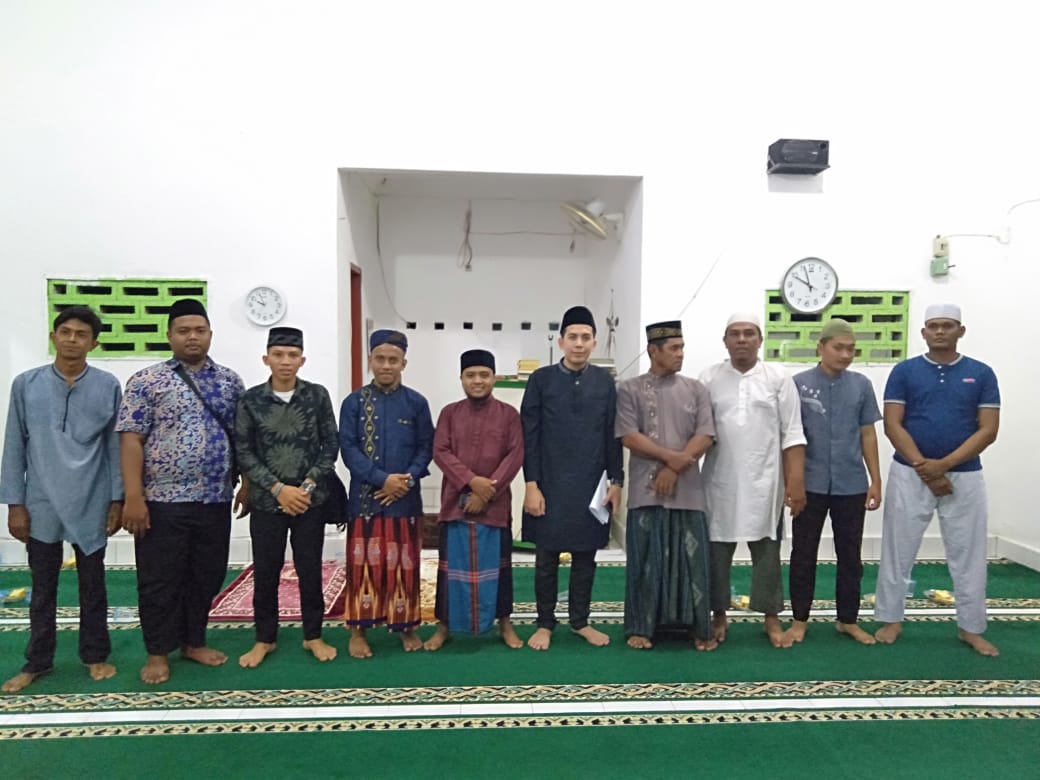 Tim Safari Ramadhan Radio Indah Suara (RIS) 96.5 FM Sergai Kunjungi Musholla Al-Ikhlas