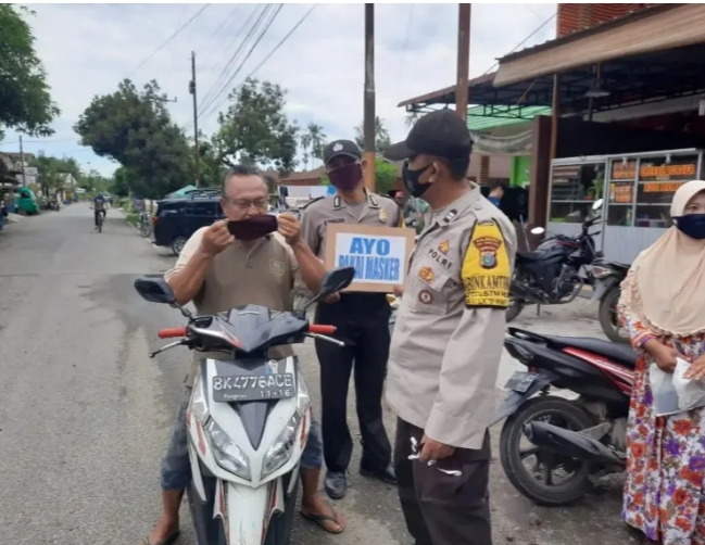 Personil Polsek Talun Kenas  Rutin Melaksanakan Operasi Yustisi Mencegah Covid-19