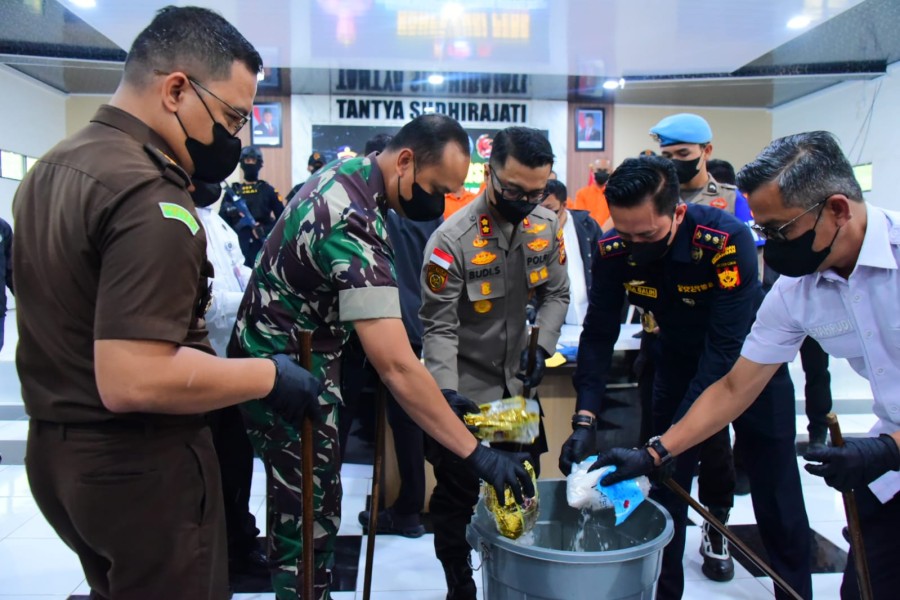 Tim Gabungan Satnarkoba dan BC Bengkalis Ringkus 6 Pelaku Narkoba Jaringan Internasional