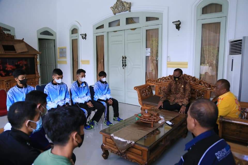 Pj Bupati Labuhanbatu terima silaturahmi empat pelajar berprestasi