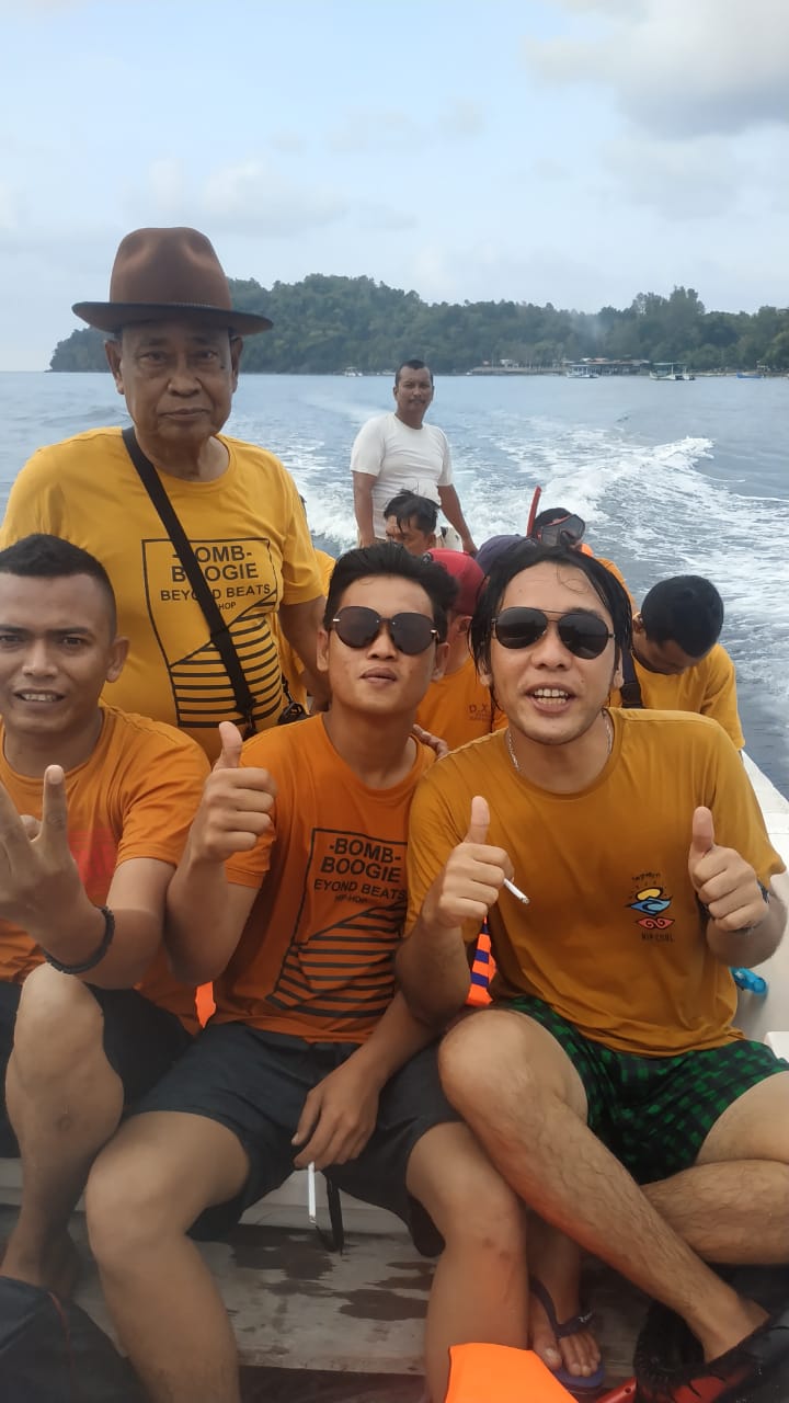 Sepuluh orang Wartawan Labuhanbatu dibawa DR H.Freddy Simangunsong rekreasi ke Sabang Aceh