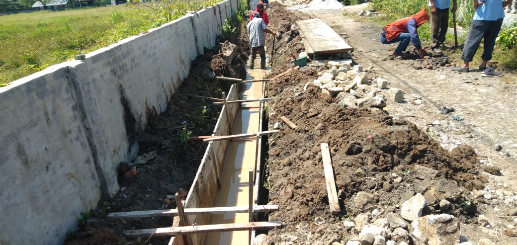 Tanpa Plank, Proyek Dana Kelurahan TA. 2020 Tanah Jawa Sangat Tertutup