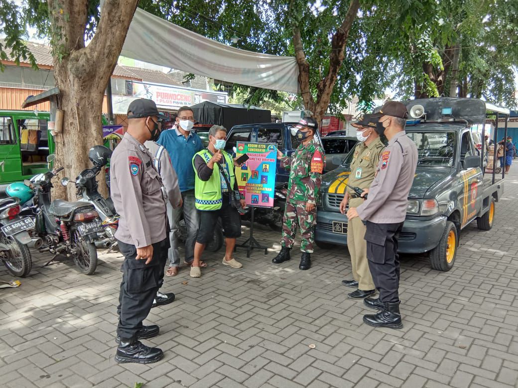 Cegah Potensi Penyebaran Covid 19, Aparat Wilayah Gatak Laksanakan Patroli Malam