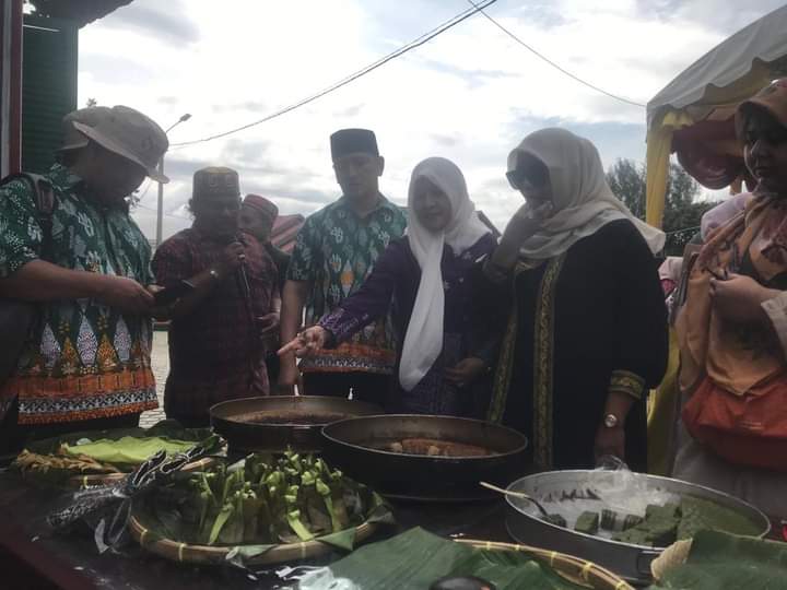 Aceh Timur Pamerkan Pisang Sale di Stand Anjungan PKA Ke 8