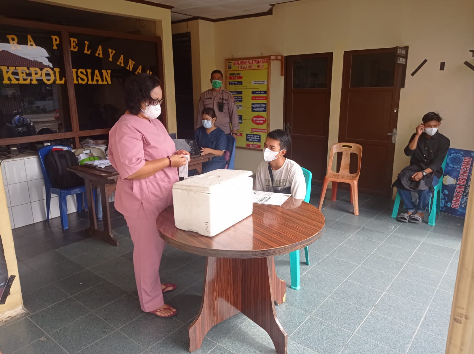 Polsek Biru Biru Polresta Deli Serdang Door To Door Ajak Masyarakat Vaksin