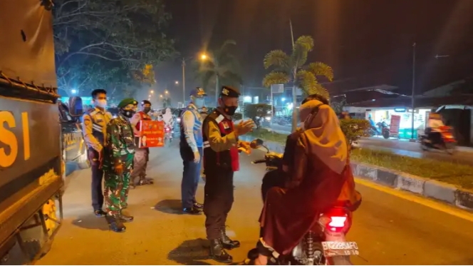 Personil Polresta Deli Serdang Masih Gencar Melaksanakan Operasi Yustisi Di Malam Hari