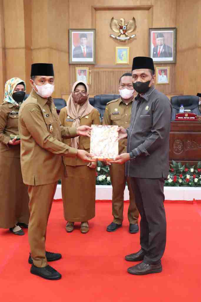 Bupati Zahir Sampaikan Ranperda Pembentukan Perangkat Daerah & Ranperda Perubahan APBD 2021 
