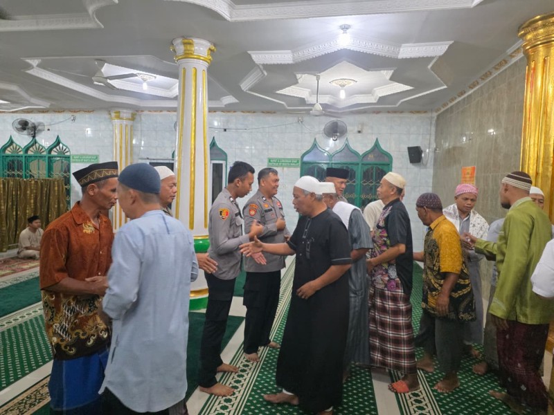Subuh Keliling, Kapolsek Bukit Kapur Silaturahmi dengan Jamaah Masjid Baitur Rahman