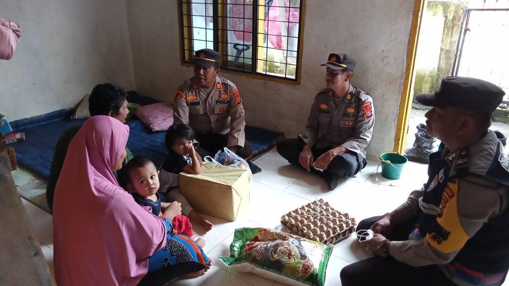 Polisi Humanis Satu Hari Satu Kebaikan, Pasangan Disabilitas Mendapat Uluran Tangan Kapolres Dumai