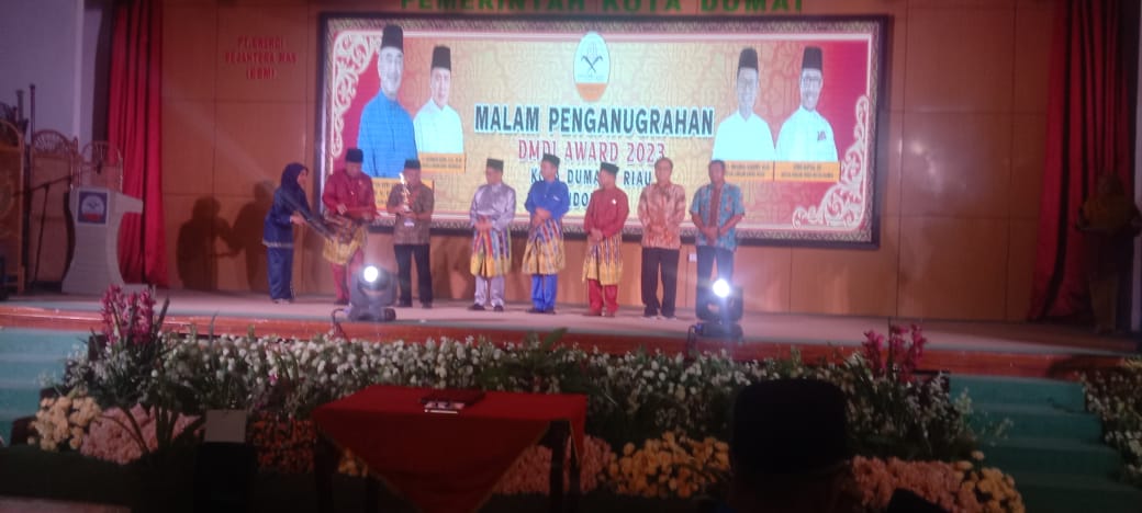 Walikota Dumai Hadiri Malam Penganugerahan Dunia Melayu Dunia Islam (DMDI) Award 2023