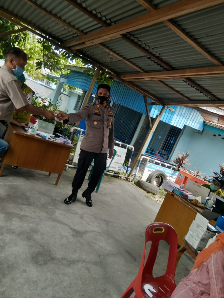 Pelaksanaan vaksin Polsek Binjai Timur bekerjasama dengan Puskesmas Tanah Tinggi Berjalan Lancar