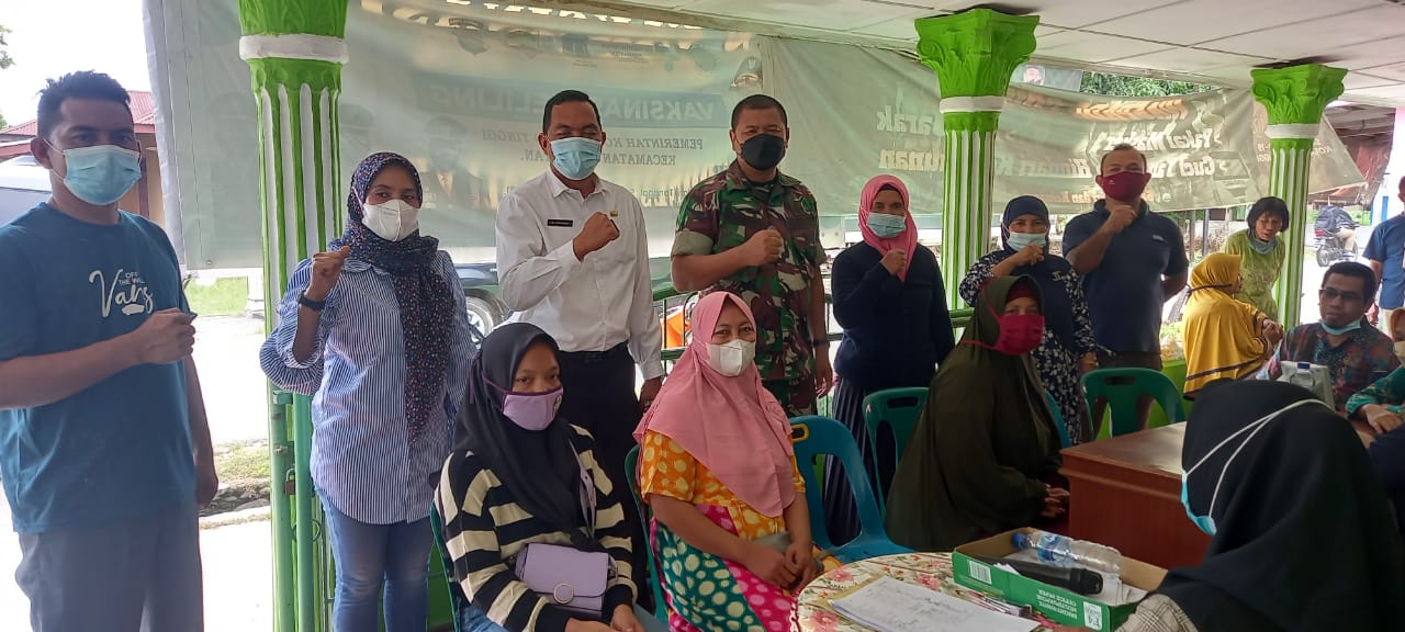 Masyarakat Antusias Ikuti Vaksinasi Kodim 0204 DS Di Lingkungan III Kelurahan Karya Jaya