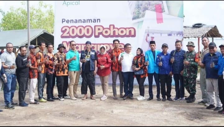 Peduli Lingkungan, PT. Apical bersama Instansi dan Elemen Masyarakat Tanam Mangrove 2000 Batang