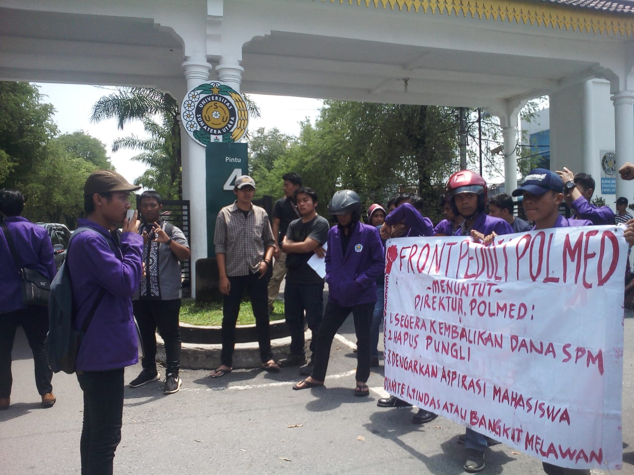 Mahasiswa Polmed Demo, Tuntut Direktur Pulangkan Uang SPM