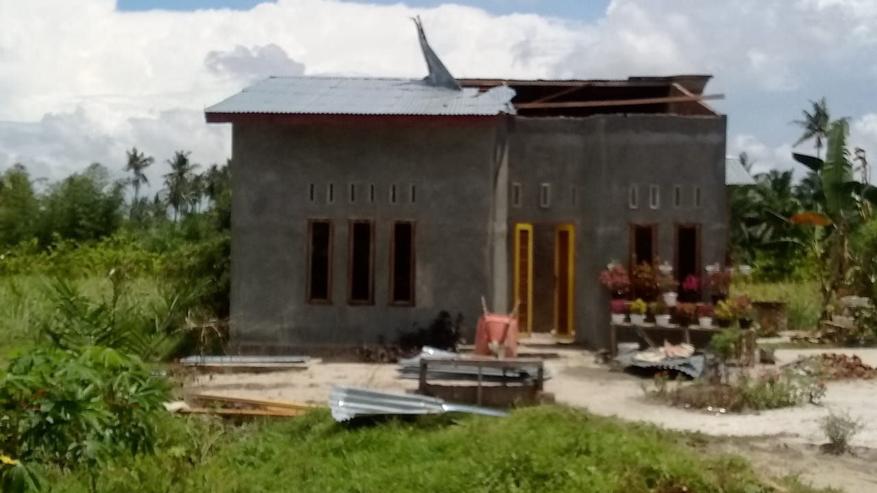 Angin Puting Beliung Terjang 3 Rumah Warga Desa Sialang Buah Sergai