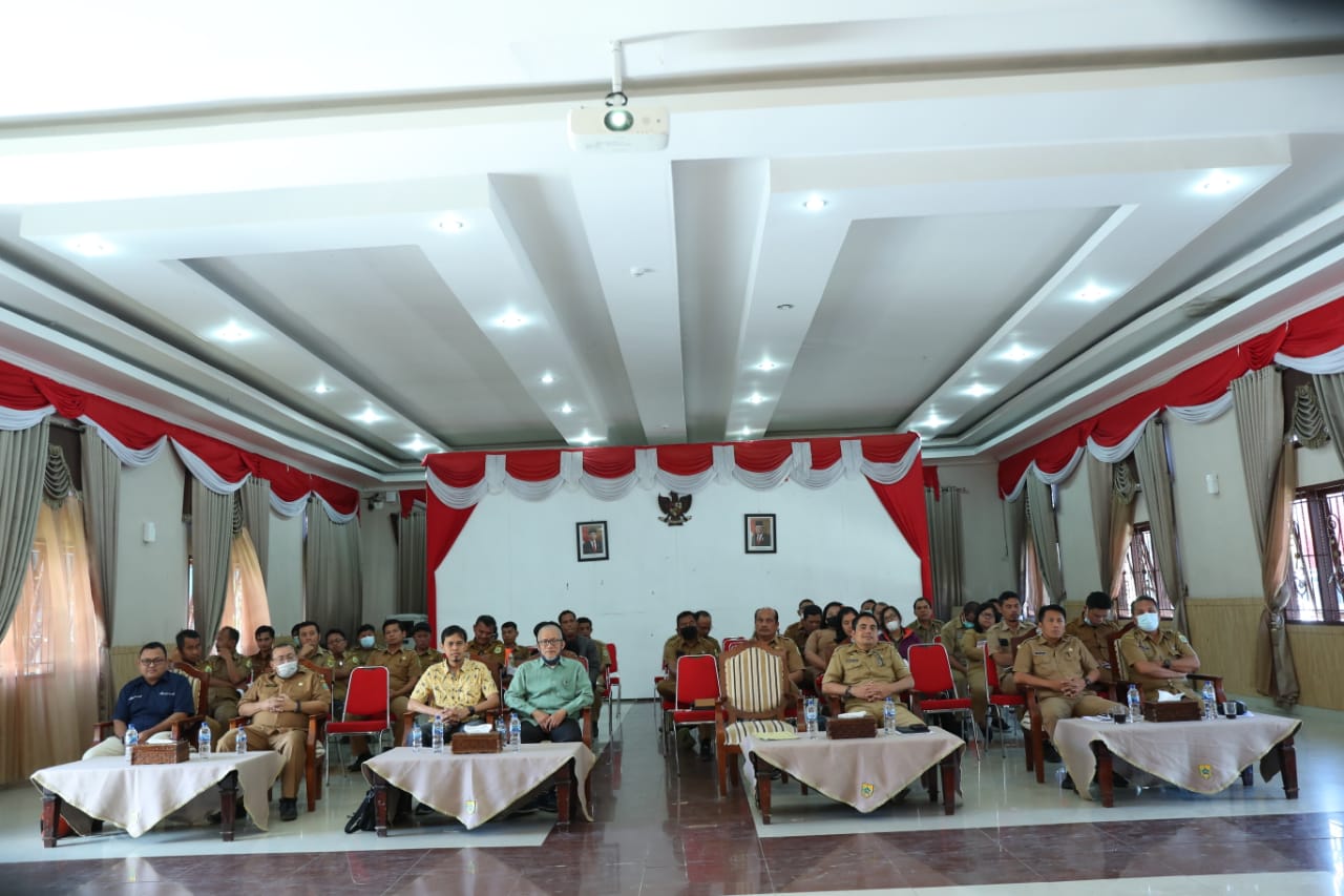 PEMKAB PAKPAK BHARAT SOSIALISASIKAN PEMANFAATAN TOKO DARING DAN KATALOG LOKAL