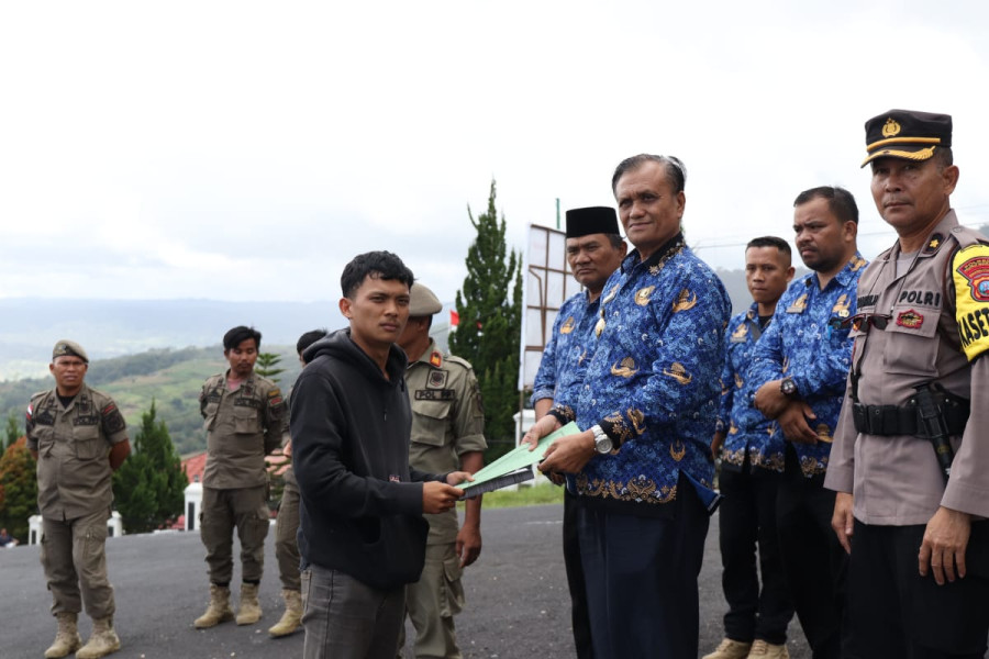 Wakil Pakpak Bharat, beri jawaban kepada demonstran yang menginginkan pembangunan fokus kedaerah