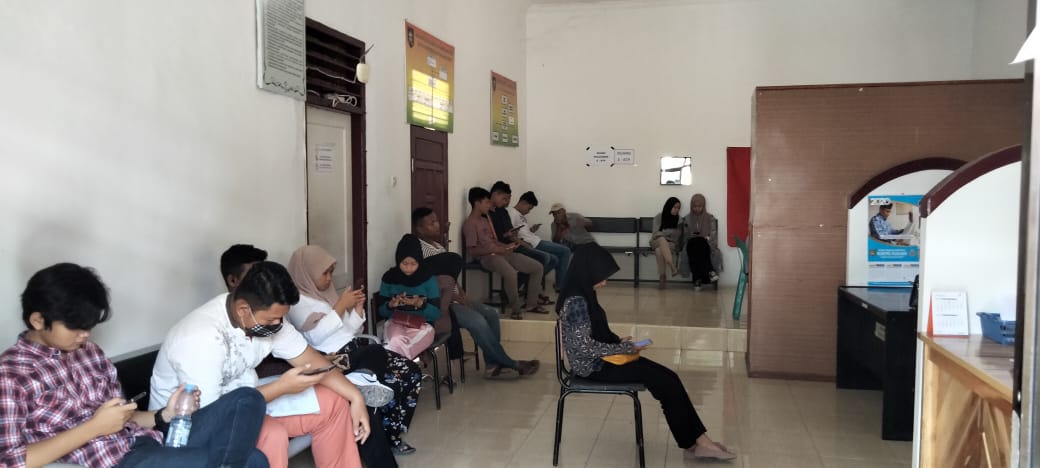 Jelang Pelaksanaan Pilkada,   Warga Antusias Mengurus KTP-EL Di Kantor Disdukcapil Asahan