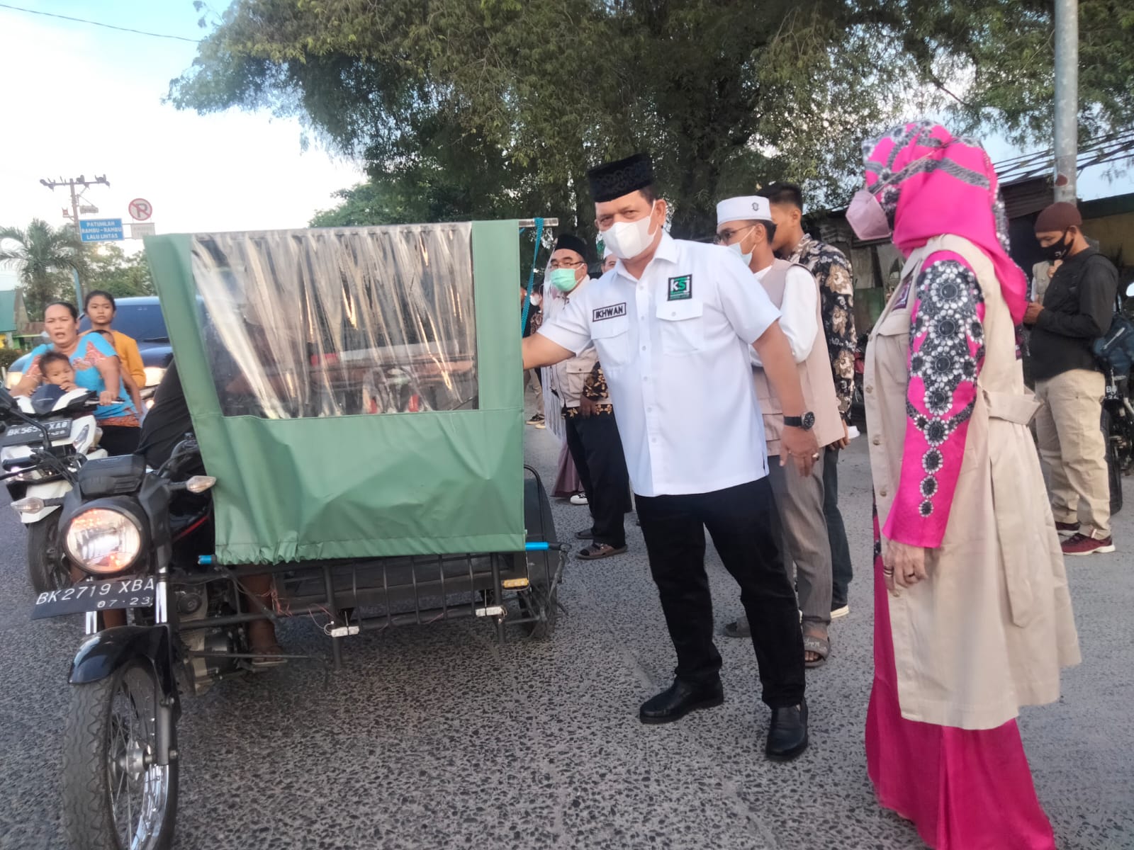 Pendiri / Pembina KSJ Lakukan Berbagi Takzil di Daerah.