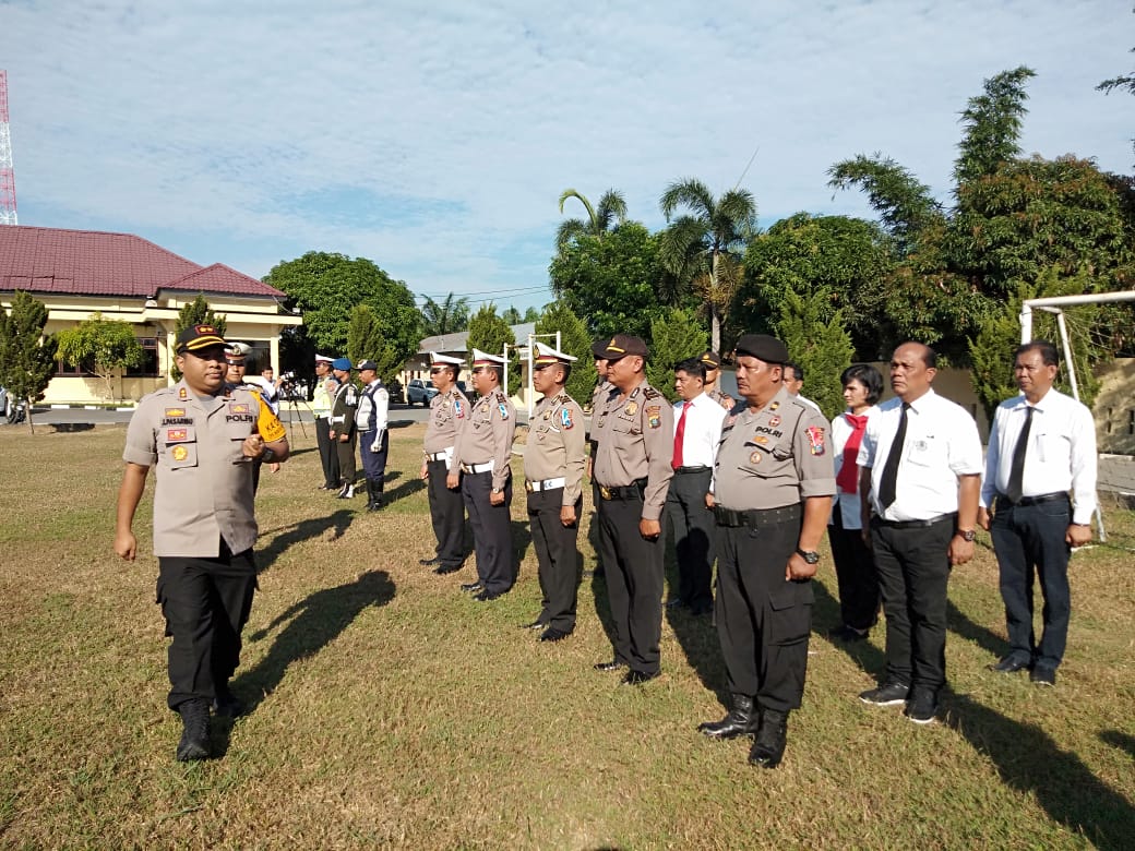 Kapolres Serdang Bedagai Pimpin Upacara Gabungan Pasukan Operasi Keselamatan Toba Tahun 2019