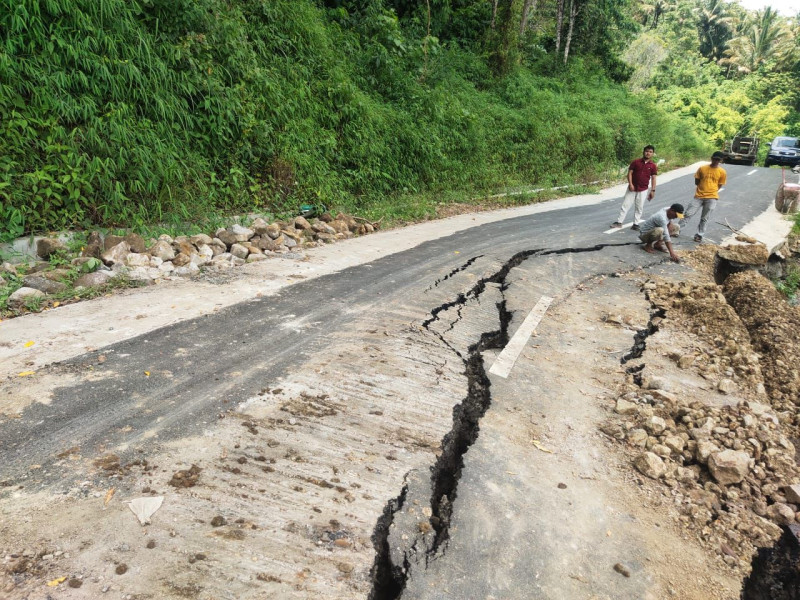 Baru Selesai Dibangun, Jalan Ringroad Danau Toba Tambun Raya-Sipolha Nyaris Tak Dapat Dilalui