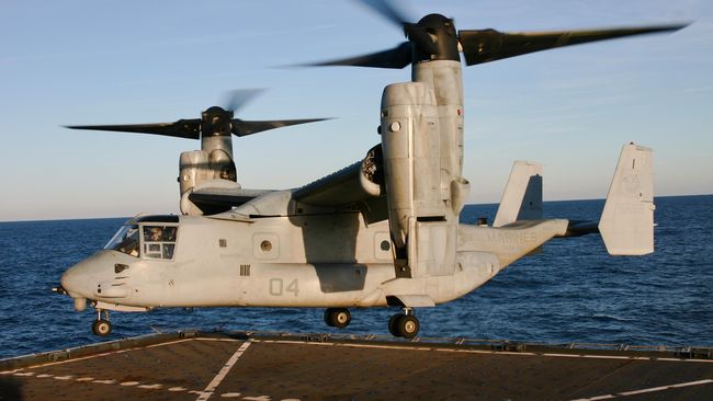 Helikopter AS Terjun Bebas di Laut Darwin