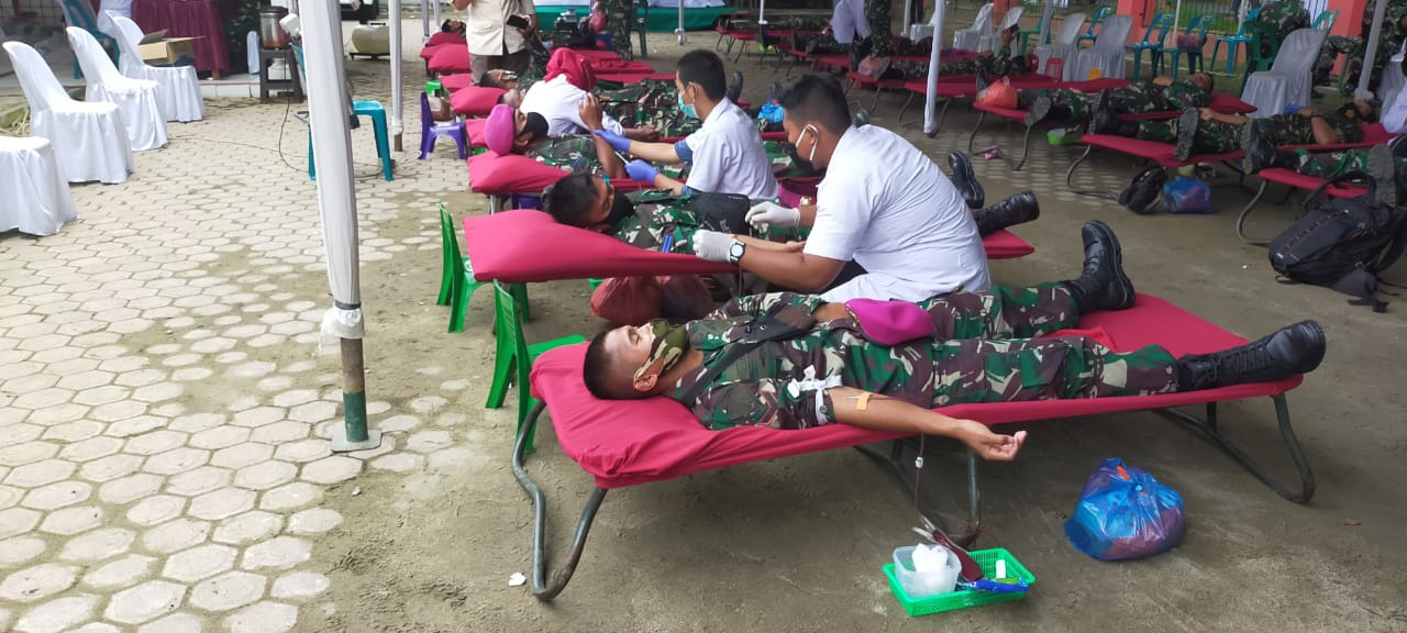 Menyambut HUT TNI Ke-75,  Satuan Batalyon Infantri 8 Marinir Tangkahan Lagan lakukan Donor Darah