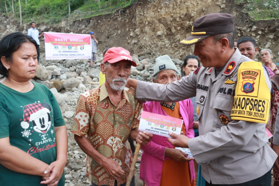 Akabri Melalui Polres Simalungun Salurkan Bakti Sosial bagi Korban Banjir Bandang Haranggaol