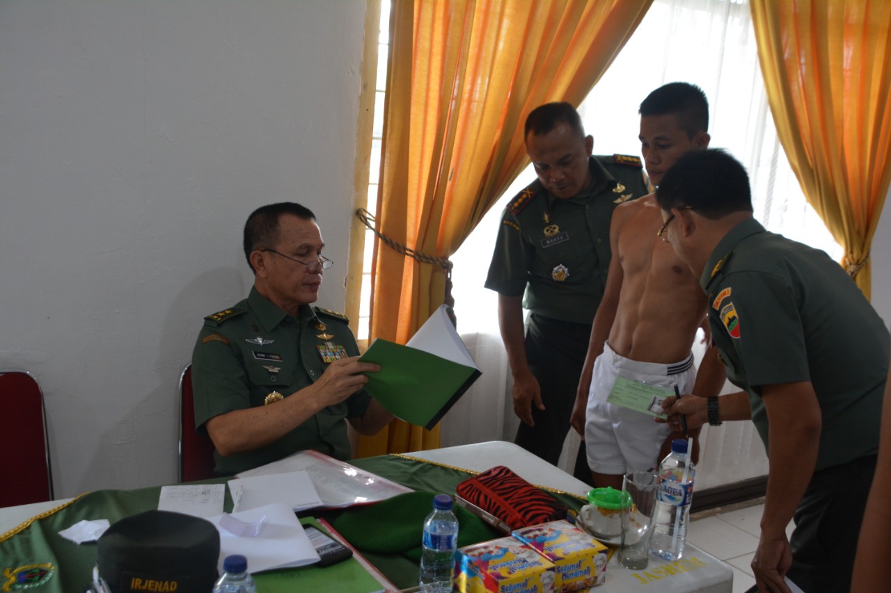 Mayjend TNI Johny Lumban Tobing Cek Sidang Parade Secaba PK TNI-AD di Makorem 022/PT