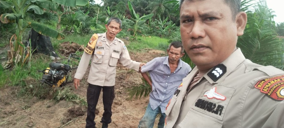 Bhabinkamtibmas Bersama Kanit Patroli Cek Persiapan Landai Tanam Jagung Pipil, Dukung Ketahanan Pangan Nasional