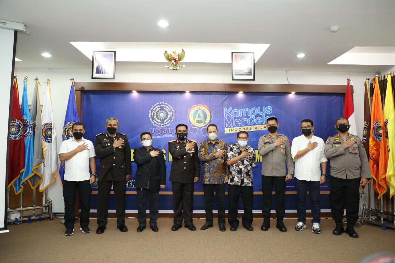 Kapoldasu Tinjau Vaksinasi Massal di Kampus Pasca Sarjana UMSU