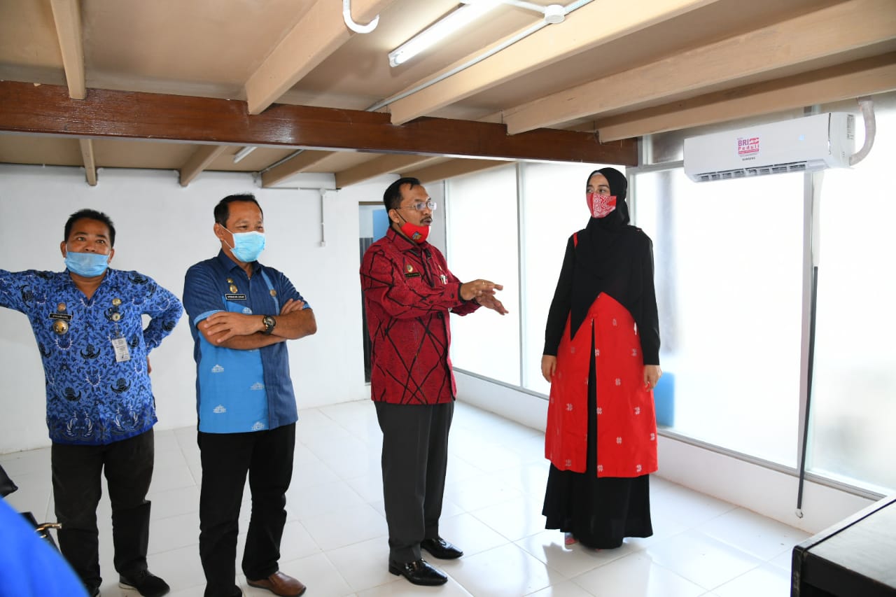 Ketua TP-PKK Maya : Pak Ilyas Sulap Area Kolong Gedung Jadi Ruangan Yang Sangat Bermanfaat