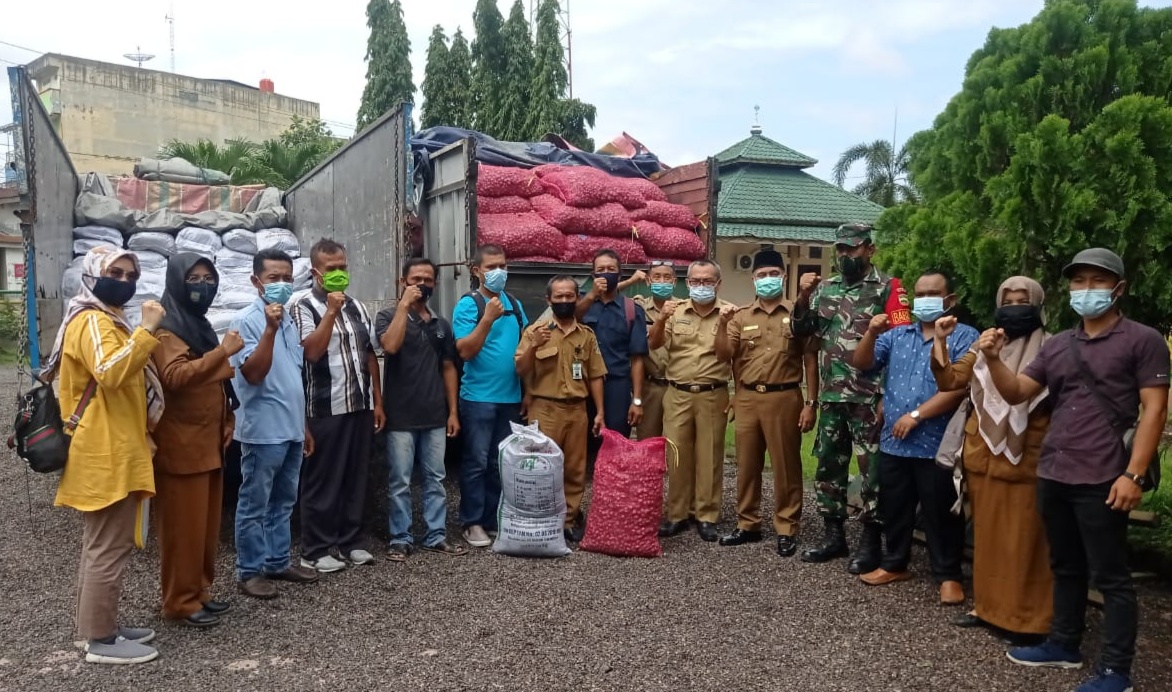 Dinas Pertanian Kabupaten Asahan Salurkan  Bantuan Bibit Bawang Merah Dari GTPP Covid - 19 Provsu 