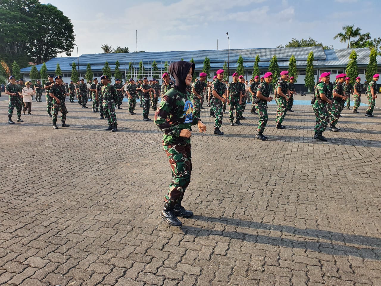 Lantamal VI Makassar Gelar  Latihan Tarian Sajojo 